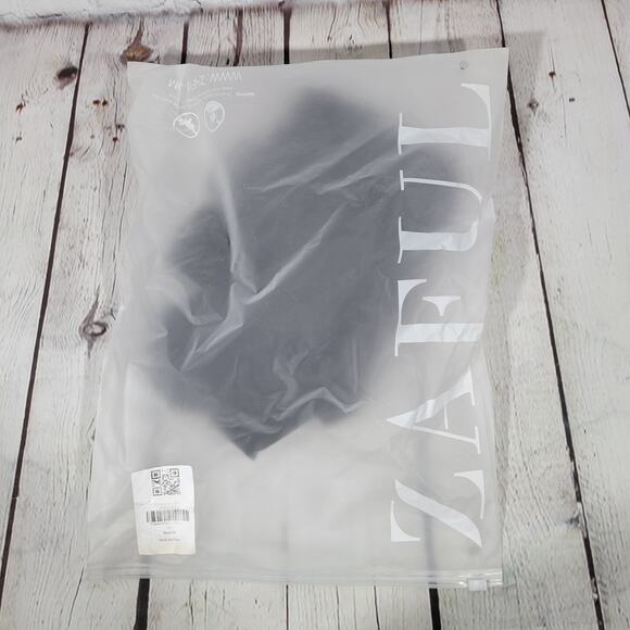 ZAFUL Black Cut-Out Crisscross Ankle Leggings Size M NWT - Picture 9 of 9